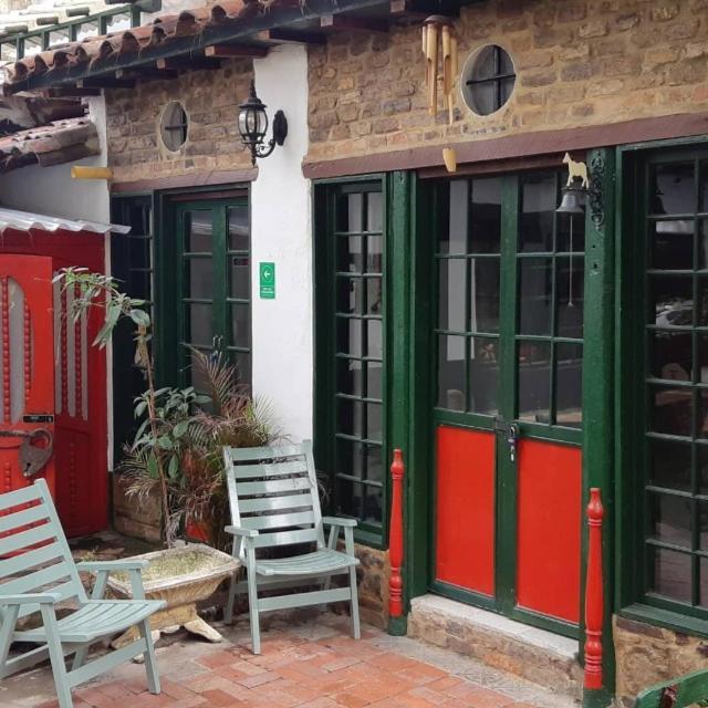 Cedron Hostel Bogotá Exteriör bild