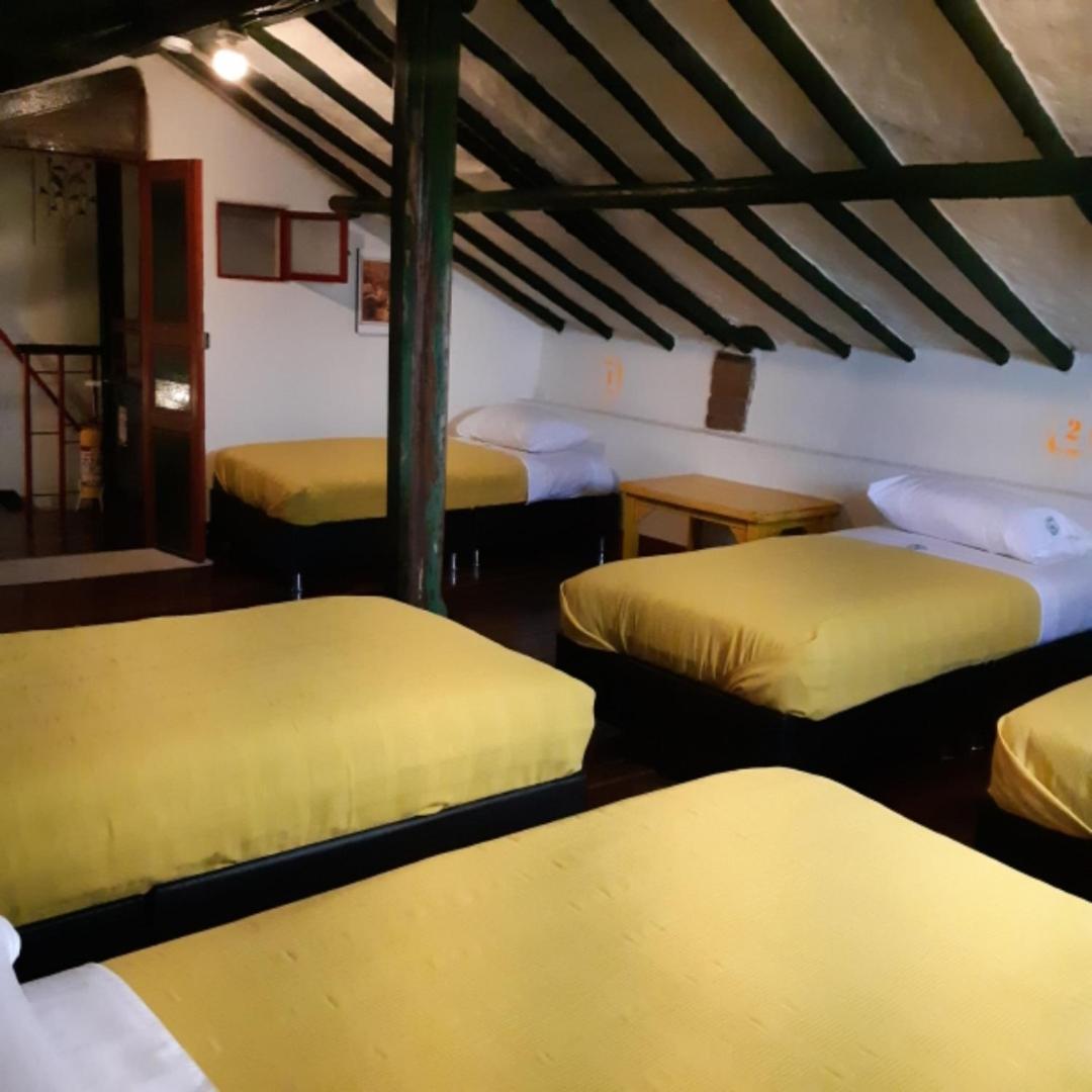 Cedron Hostel Bogotá Exteriör bild