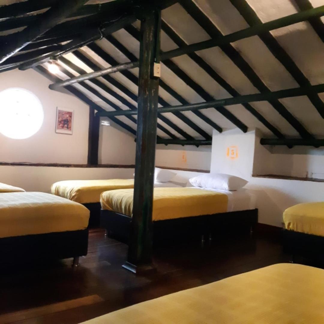 Cedron Hostel Bogotá Exteriör bild